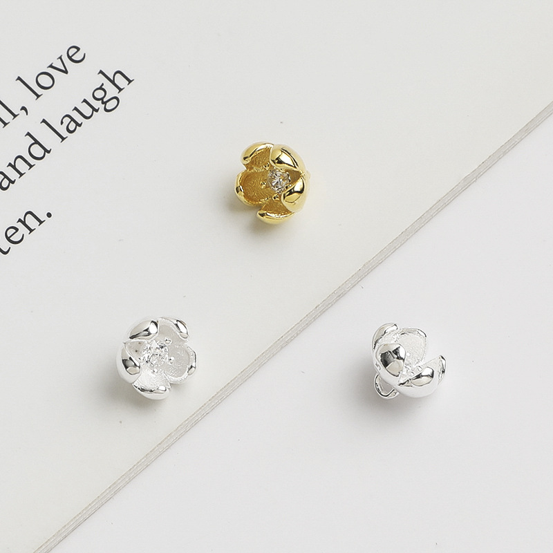 Dije de Flor Mini de Plata de  - Jewelry Making In La reseña y precio